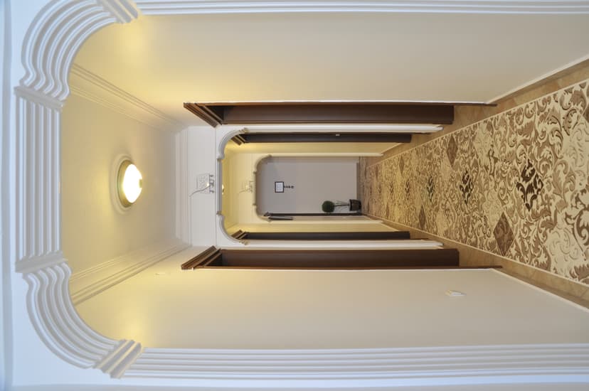 Akyaka Feron Otel Temiz ve Geniş Kat Koridorları