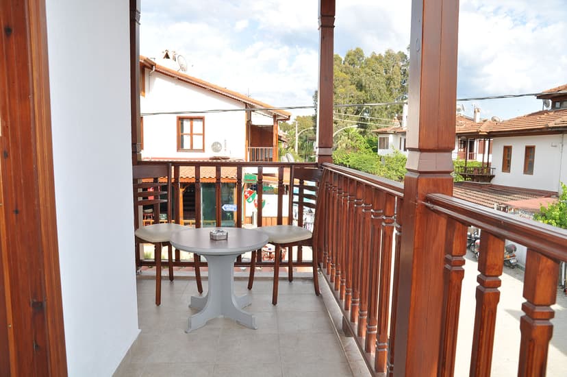 Akyaka Tatil Oteli Feron Otel Bahçe Oturma Grupları